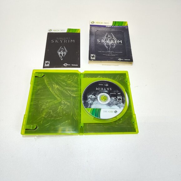 The Elder Scrolls V: Skyrim Legendary Edition Xbox 360 2-Disc Set W/ Booklet - Picture 5 of 9